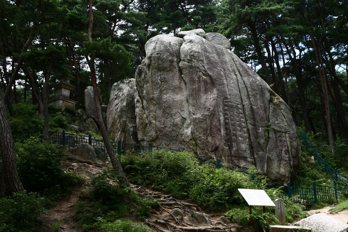경주 남산 탑곡 마애불상군