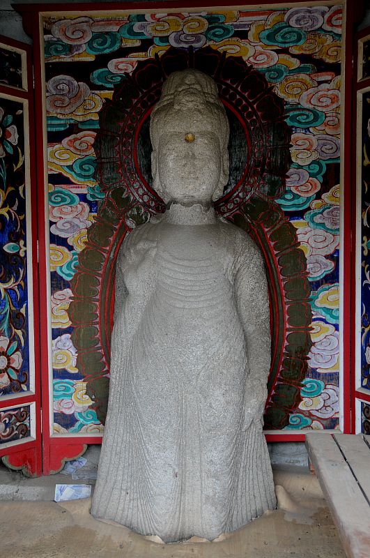 진관동 석 보살입상